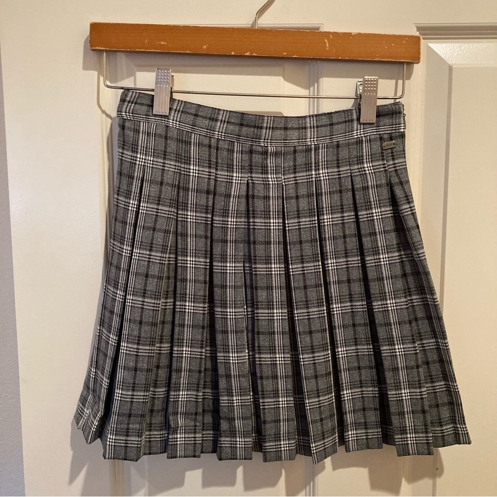 Pull & Bear pleated skirt